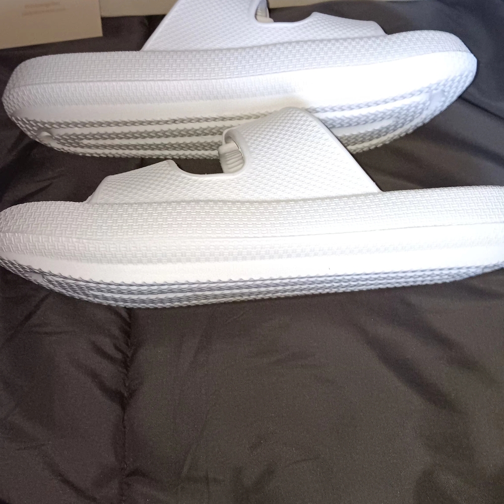 White J/Slides Beach Slides NWT - image 4